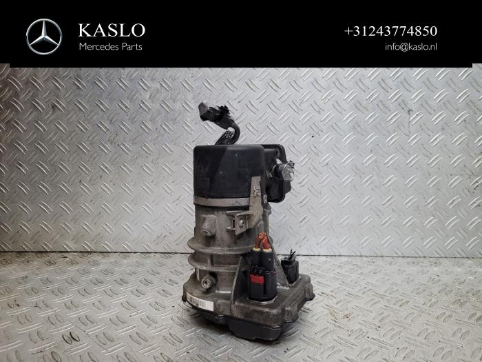 Gebruikte Pomp Servo Mercedes ML II (164/4JG) 3.0 ML-300 CDI 4-Matic V6 24V Prijs € 200,00 Margeregeling aangeboden door kaslo auto parts