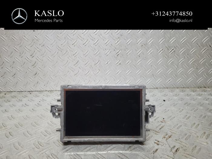 Gebruikte Display Interieur Mercedes CLS (C218) 350 CDI BlueEfficiency 3.0 V6 24V Prijs € 100,00 Margeregeling aangeboden door kaslo auto parts