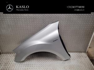 Gebruikte Scherm links-voor Mercedes ML II (164/4JG) 3.0 ML-350 CDI BlueTec 4-Matic V6 24V Prijs € 200,00 Margeregeling aangeboden door kaslo auto parts