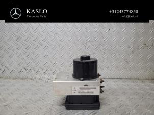 Gebruikte ABS Pomp Mercedes ML II (164/4JG) 3.0 ML-350 CDI BlueTec 4-Matic V6 24V Prijs € 300,00 Margeregeling aangeboden door kaslo auto parts