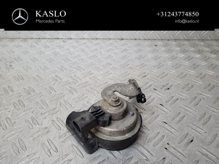 Claxon van een Mercedes-Benz C (W205) C-350 e 2.0 16V 2015