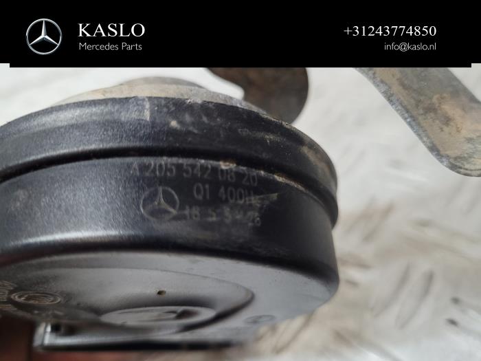 Claxon van een Mercedes-Benz C (W205) C-350 e 2.0 16V 2015