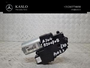 Gebruikte Schuifdak Motor Mercedes C (W204) 3.0 C-320 CDI V6 24V Prijs € 100,00 Margeregeling aangeboden door kaslo auto parts