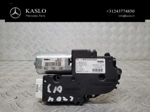 Gebruikte Schuifdak Motor Mercedes C (W204) 2.2 C-220 CDI 16V BlueEFFICIENCY Prijs € 125,00 Margeregeling aangeboden door kaslo auto parts