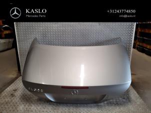 Gebruikte Achterklep Mercedes SL (R230) 5.0 SL-500 V8 24V Prijs € 400,00 Margeregeling aangeboden door kaslo auto parts