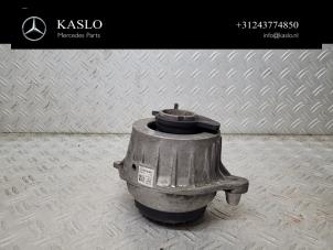 Gebruikte Motorrubber Mercedes C Estate (S205) C-300 CDI BlueTEC HYBRID, C-300 h 2.2 16V Prijs € 25,00 Margeregeling aangeboden door kaslo auto parts