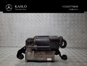 Gebruikte Luchtpomp (Vering) Mercedes C (W205) C-350 e 2.0 16V Prijs € 350,00 Margeregeling aangeboden door kaslo auto parts