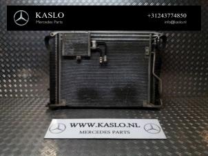 Gebruikte Radiateur Mercedes SL (R230) 5.0 SL-500 V8 24V Prijs € 150,00 Margeregeling aangeboden door kaslo auto parts