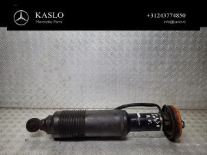 Gebruikte Mac Phersonpoot rechts-voor Mercedes SL (R230) 5.0 SL-500 V8 24V Prijs € 500,00 Margeregeling aangeboden door kaslo auto parts