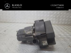 Gebruikte Secundaire Pomp Mercedes SL (R230) 5.0 SL-500 V8 24V Prijs € 75,00 Margeregeling aangeboden door kaslo auto parts