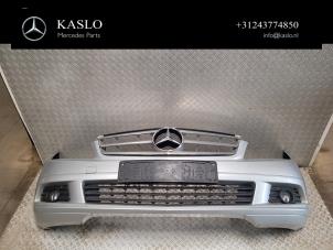 Gebruikte Voorbumper Mercedes C (W204) 2.2 C-200 CDI 16V BlueEFFICIENCY Prijs € 500,00 Margeregeling aangeboden door kaslo auto parts