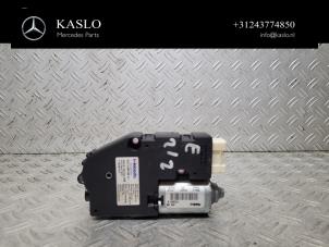 Gebruikte Schuifdak Motor Mercedes E (W212) E-250 CDI 16V BlueEfficiency Prijs € 100,00 Margeregeling aangeboden door kaslo auto parts