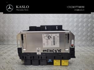 Gebruikte Zekeringkast Mercedes SL (R230) 5.0 SL-500 V8 24V Prijs € 150,00 Margeregeling aangeboden door kaslo auto parts