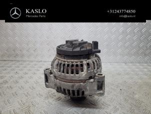 Gebruikte Dynamo Mercedes SL (R230) 5.0 SL-500 V8 24V Prijs € 100,00 Margeregeling aangeboden door kaslo auto parts