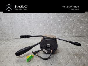 Gebruikte Licht + Raw Schakelaar Mercedes SL (R230) 5.0 SL-500 V8 24V Prijs € 250,00 Margeregeling aangeboden door kaslo auto parts