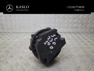 Gebruikte Secundaire Pomp Mercedes SL (R230) 5.0 SL-500 V8 24V Prijs € 75,00 Margeregeling aangeboden door kaslo auto parts