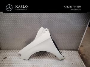 Gebruikte Scherm links-voor Mercedes B (W246) 1.5 B-180 CDI,d 16V Prijs € 175,00 Margeregeling aangeboden door kaslo auto parts