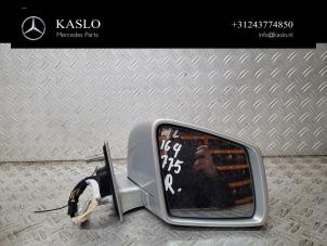 Gebruikte Spiegel Buiten rechts Mercedes ML II (164/4JG) 3.0 ML-350 CDI BlueTec 4-Matic V6 24V Prijs € 250,00 Margeregeling aangeboden door kaslo auto parts