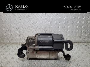 Gebruikte Luchtpomp (Vering) Mercedes C Estate (S205) C-350 e 2.0 16V Prijs € 350,00 Margeregeling aangeboden door kaslo auto parts