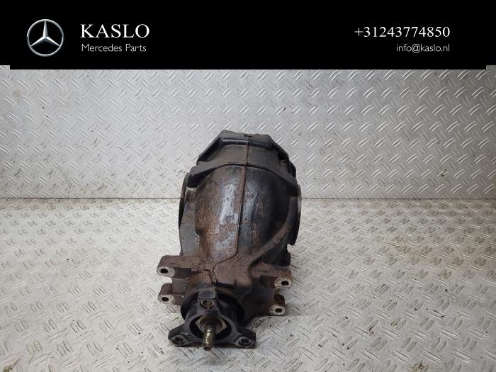 Gebruikte Cardanklok achter Mercedes SL (R230) 3.7 SL-350 V6 18V Prijs € 400,00 Margeregeling aangeboden door kaslo auto parts