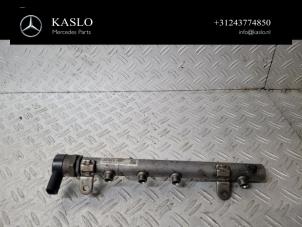 Gebruikte Injector brug Mercedes C (W204) 3.0 C-350 CDI V6 24V Prijs € 50,00 Margeregeling aangeboden door kaslo auto parts