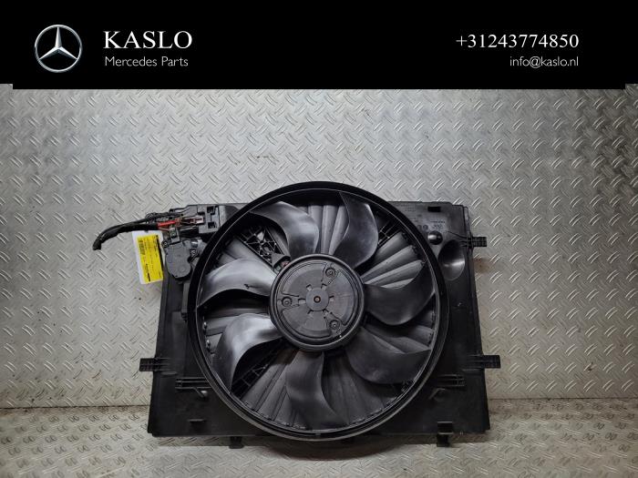 Gebruikte Radiateurfan Mercedes C (W205) C-300d 2.0 Turbo 16V Prijs € 300,00 Margeregeling aangeboden door kaslo auto parts