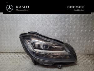 Gebruikte Koplamp rechts Mercedes CLS (C218) 350 CDI BlueEfficiency 3.0 V6 24V Prijs € 1.250,00 Margeregeling aangeboden door kaslo auto parts