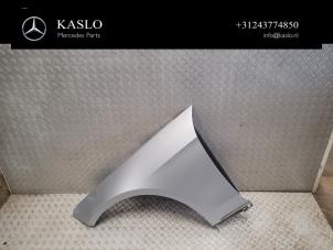 Gebruikte Scherm links-voor Mercedes E (W212) E-220 CDI 16V BlueEfficiency,BlueTEC Prijs € 200,00 Margeregeling aangeboden door kaslo auto parts