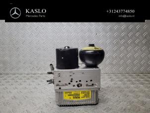 Gebruikte ABS Pomp Mercedes SL (R230) 5.0 SL-500 V8 24V Prijs € 750,00 Margeregeling aangeboden door kaslo auto parts