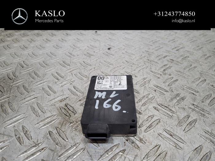 Radar sensor van een Mercedes-Benz ML III (166) 2.1 ML-250 CDI 16V BlueTEC 4-Matic 2013