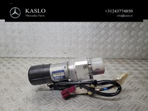 Gebruikte Achterklep motor Mercedes E Combi (S211) 2.2 E-220 CDI 16V Prijs € 100,00 Margeregeling aangeboden door kaslo auto parts