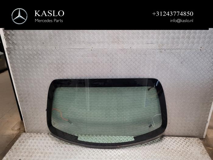 Gebruikte Achterruit Mercedes E (W213) E-220d 2.0 Turbo 16V Prijs € 200,00 Margeregeling aangeboden door kaslo auto parts