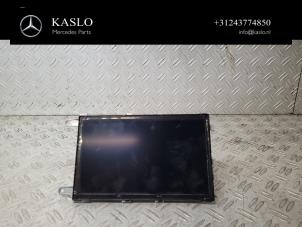 Gebruikte Display Interieur Mercedes E (W213) E-220d 2.0 Turbo 16V Prijs € 200,00 Margeregeling aangeboden door kaslo auto parts