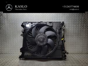 Gebruikte Radiateur Mercedes ML III (166) 3.0 ML-350 BlueTEC V6 24V 4-Matic Prijs € 200,00 Margeregeling aangeboden door kaslo auto parts
