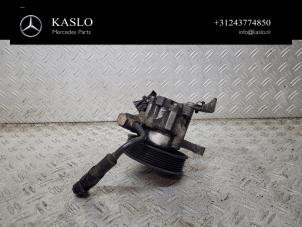 Gebruikte Stuurpomp Mercedes ML II (164/4JG) 3.0 ML-320 CDI 4-Matic V6 24V Prijs € 150,00 Margeregeling aangeboden door kaslo auto parts