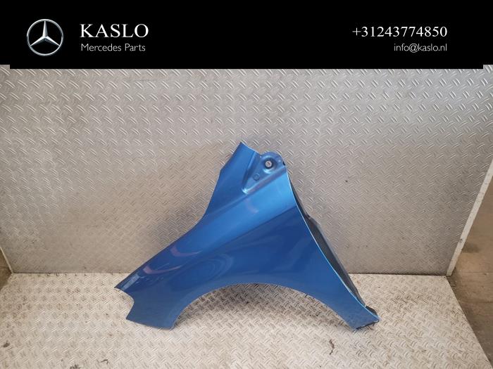 Scherm links-voor van een Mercedes-Benz B (W246) 1.5 B-180 CDI,d 16V 2014