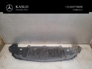 Gebruikte Bumper onderplaat Mercedes B (W246) Electric Drive Prijs € 125,00 Margeregeling aangeboden door kaslo auto parts