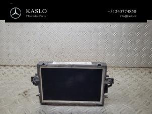 Gebruikte Display Interieur Mercedes CLS (C218) 350 CDI BlueEfficiency 3.0 V6 24V Prijs € 100,00 Margeregeling aangeboden door kaslo auto parts