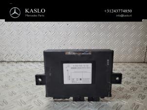 Gebruikte Keyless vehicle module Mercedes SL (R230) 5.0 SL-500 V8 24V Prijs € 100,00 Margeregeling aangeboden door kaslo auto parts