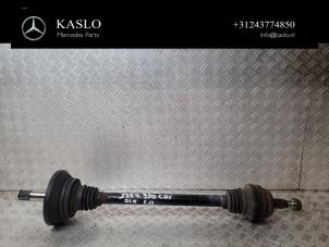 Gebruikte Steekas links-achter Mercedes S (222.0/222.1) 3.0 S-350 BlueTEC, S-350d 24V Prijs € 100,00 Margeregeling aangeboden door kaslo auto parts