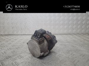Gebruikte Extra waterpomp Mercedes S (222.0/222.1) 3.0 S-350 BlueTEC, S-350d 24V Prijs € 100,00 Margeregeling aangeboden door kaslo auto parts