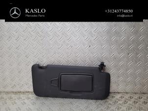Gebruikte Zonneklep Mercedes E (R238) E-220d 2.0 Turbo 16V Prijs € 40,00 Margeregeling aangeboden door kaslo auto parts