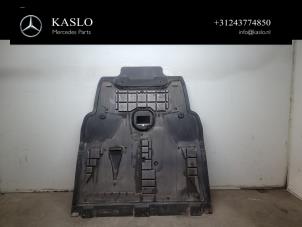 Gebruikte Motor Beschermplaat Mercedes GLA (156.9) 1.8 200 CDI, d 16V Prijs € 75,00 Margeregeling aangeboden door kaslo auto parts