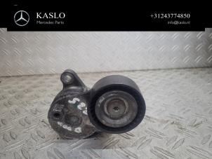 Gebruikte Spanrol Multiriem Mercedes S (222.0/222.1) 3.5 S-400 Hybrid 24V Prijs € 30,00 Margeregeling aangeboden door kaslo auto parts