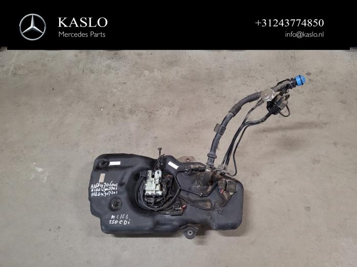 Gebruikte Ureumreservoir Mercedes ML III (166) 2.1 ML-250 CDI 16V BlueTEC 4-Matic Prijs € 400,00 Margeregeling aangeboden door kaslo auto parts
