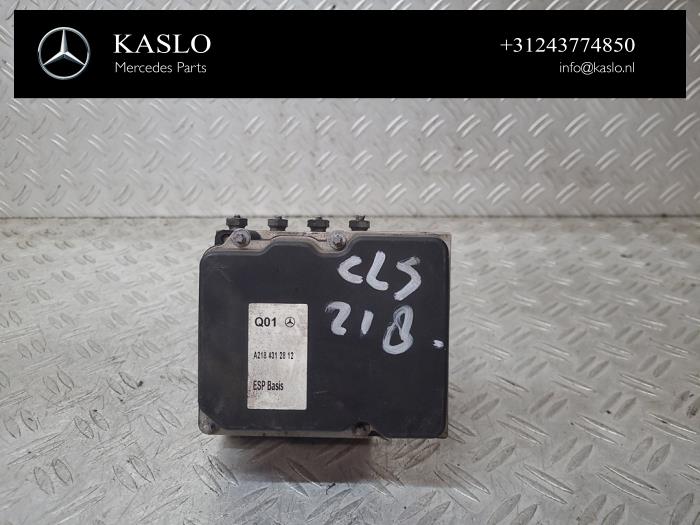 ABS Pomp van een Mercedes-Benz CLS Shooting Brake (X218) 350 CDI BlueEfficiency 3.0 V6 24V 2012