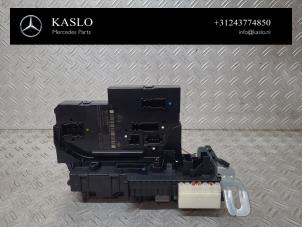 Gebruikte Zekeringkast Mercedes CLS Shooting Brake (X218) 350 CDI BlueEfficiency 3.0 V6 24V Prijs € 150,00 Margeregeling aangeboden door kaslo auto parts