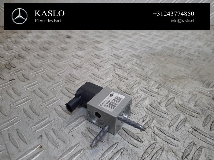Gebruikte Druksensor airco Mercedes C Estate (S205) C-350 e 2.0 16V Prijs € 50,00 Margeregeling aangeboden door kaslo auto parts