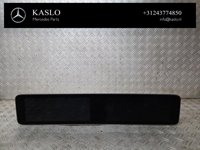 Gebruikte Display Interieur Mercedes EQC (N293) 400 4-Matic 80 kWh Prijs € 400,00 Margeregeling aangeboden door kaslo auto parts