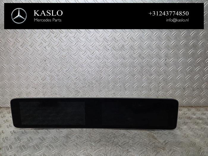 Gebruikte Display Interieur Mercedes B (W247) 1.3 B-180 Turbo 16V Prijs € 400,00 Margeregeling aangeboden door kaslo auto parts